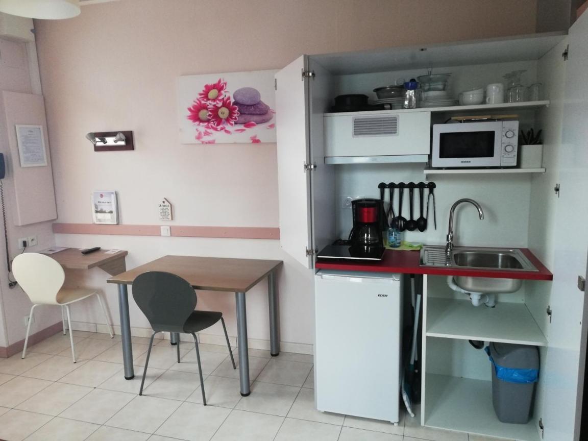 Hotel-Restaurant Les Colonnades Saint-Fulgent Ngoại thất bức ảnh